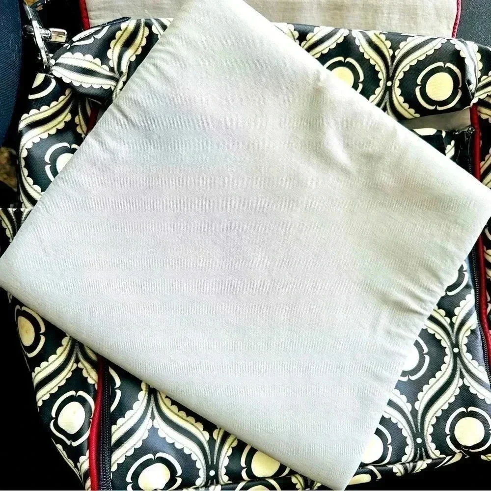 Petunia Pickle Bottom Evening In Islington Boxy Diaper Bag W Crossbody/Wristlet